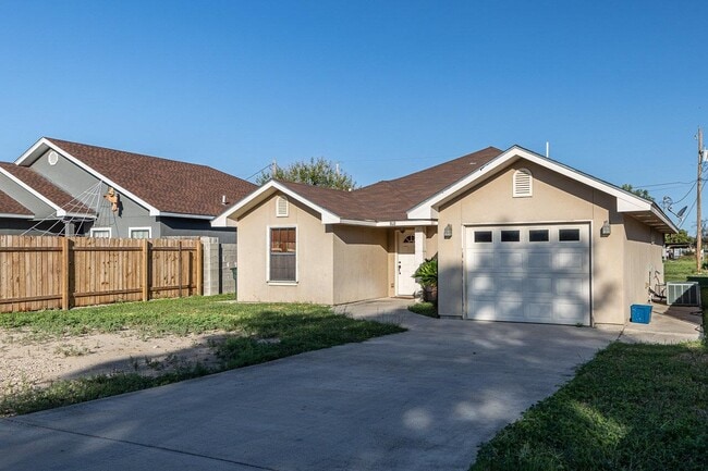 Photo - 808 E Gutierrez St