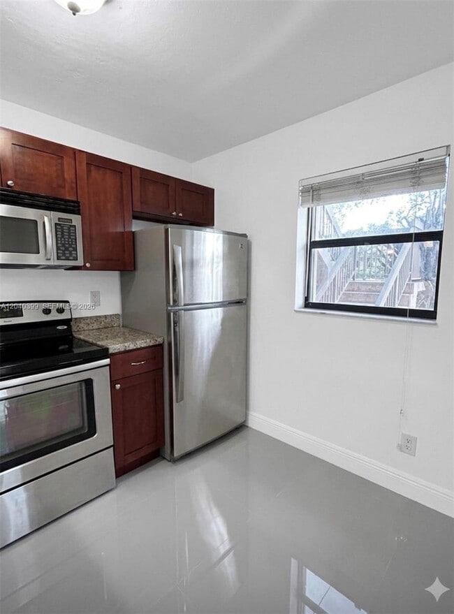 Photo - 10325 NW 11th St Unidad 101