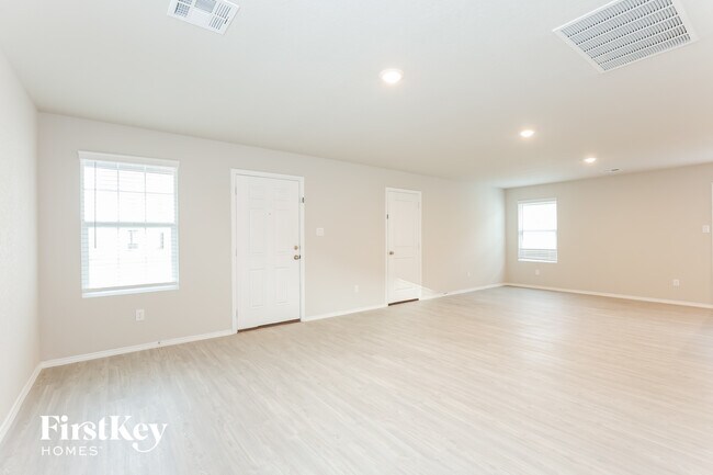 Photo - 10606 Varmus Dr