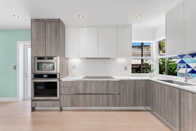 Photo - 7901 Noremac Ave