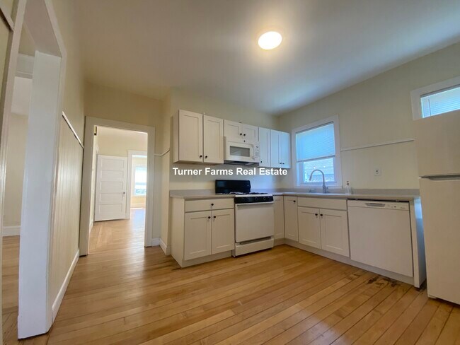 Building Photo - 65 Wareham St Unit 1 Rental