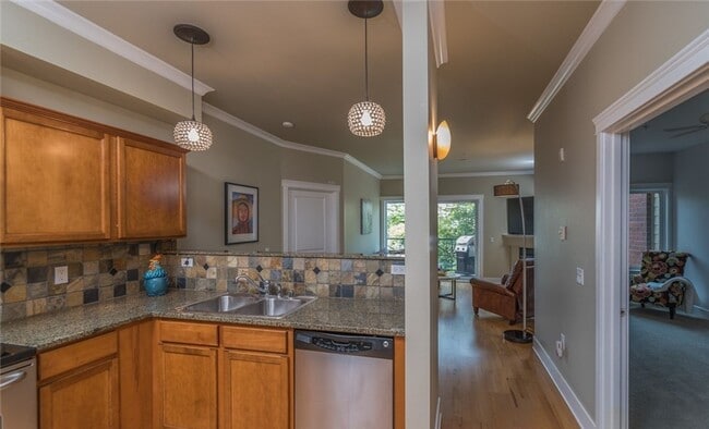 Photo - Heart of Downtown Bellingham! Great locati...