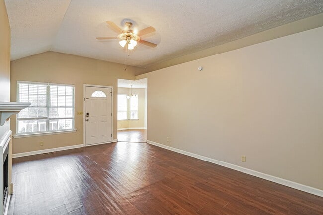 Photo - 4020 Calumet Dr