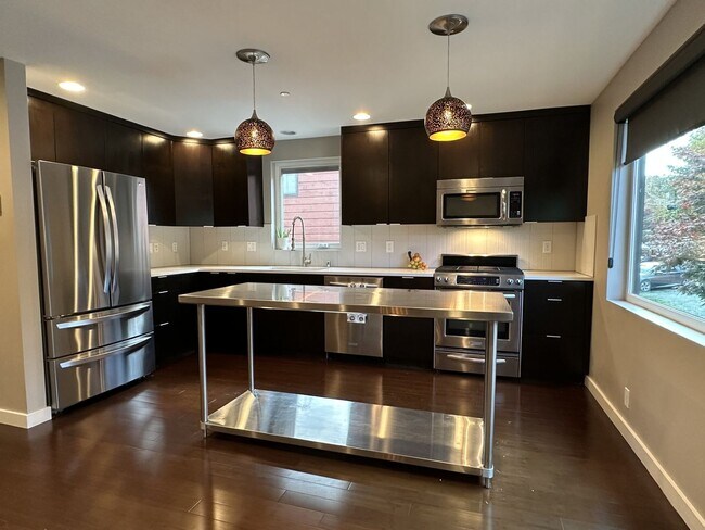 Photo - Beacon Hill Townhouse