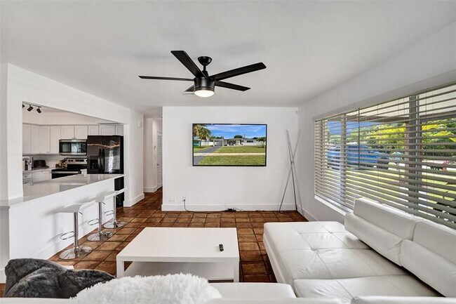 Photo - 2136 NE 3rd Way