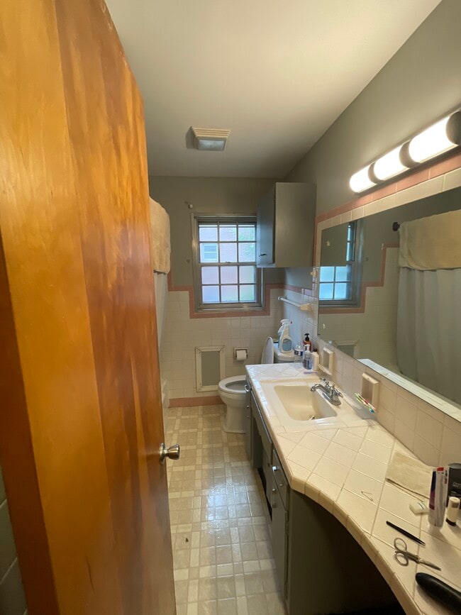 Building Photo - 5841 W 25th St Unit 1 or 4