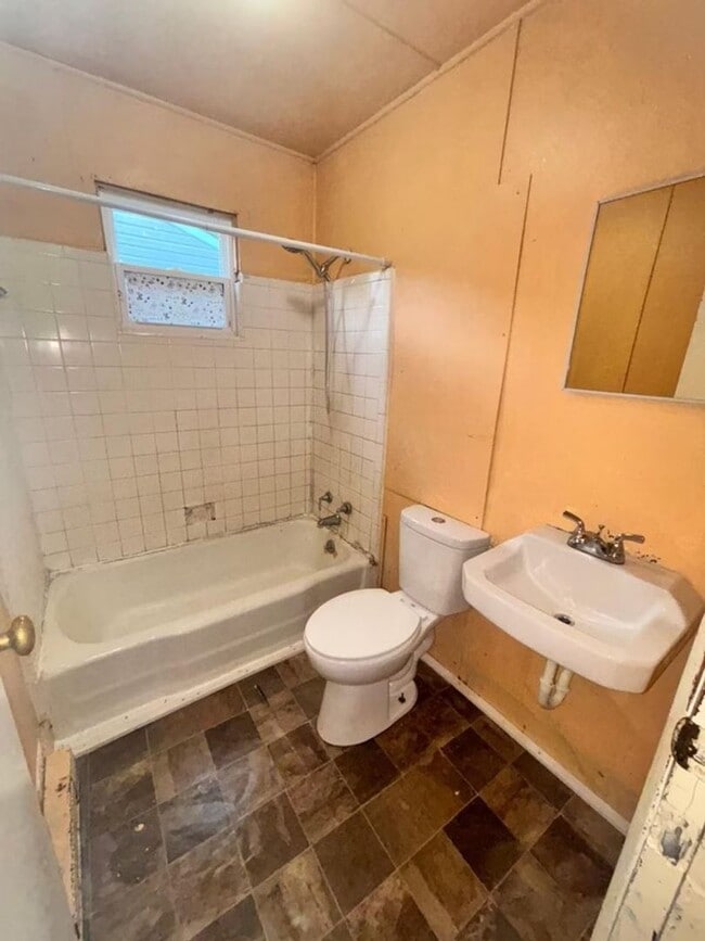 Photo - HIGH POINT - 2 BDRM/1 BATH