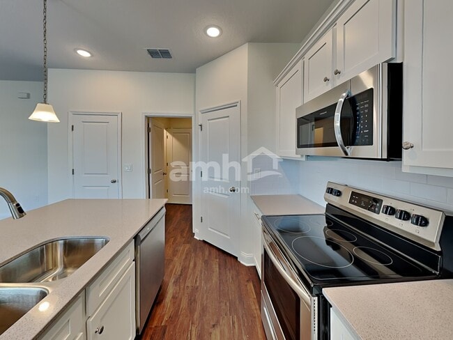 6106 Little Blf Cir