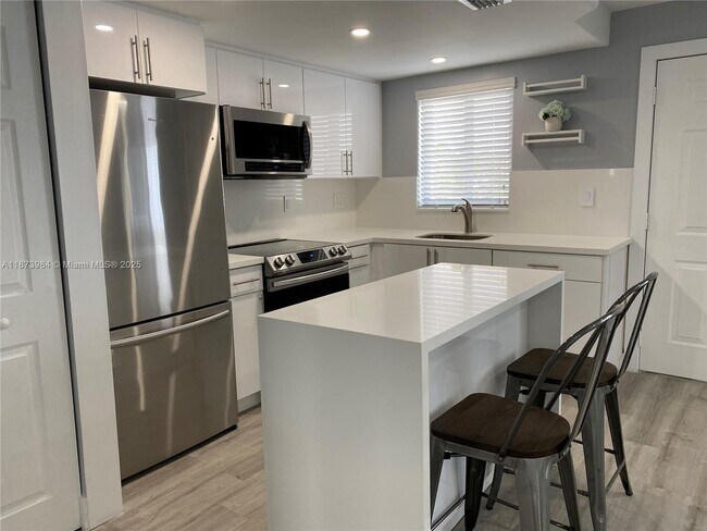 Photo - 3101 SW 27th Ave Unit 302