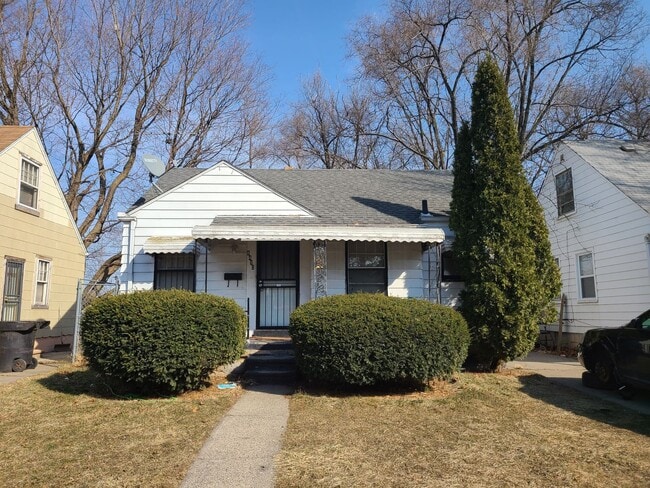Building Photo - 2 Bedroom 1 Bath House For Lease Section 8...