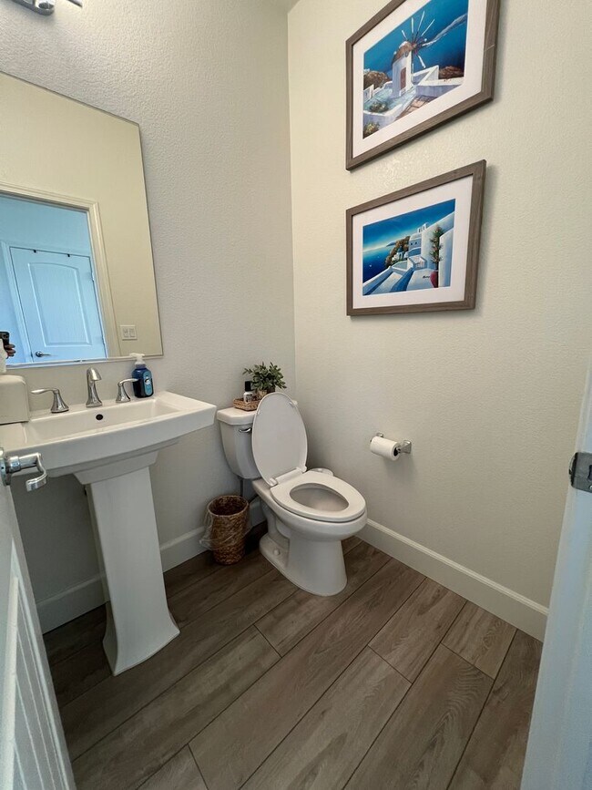 Photo - Beautiful Rockcress Home Near Dining, Shopping, And More!