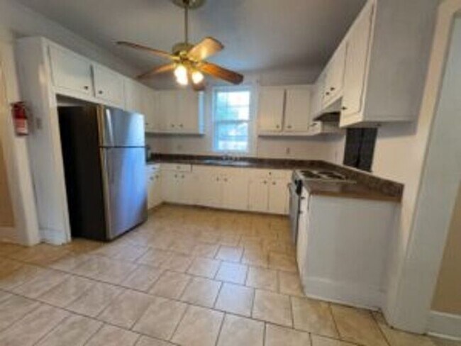 Photo - Student Housing near Williams Brice Stadium!