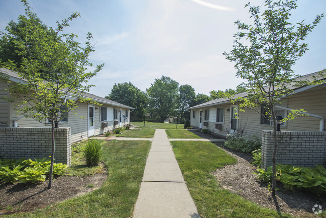 Building Photo - Perry Hills Colony Rental