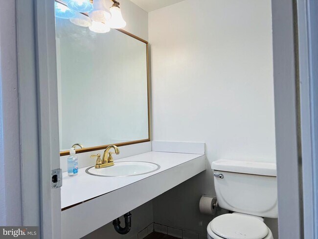 Photo - 8613 Seasons Way