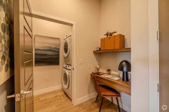 1BR, 1BA - 686SF - A1 Study Nook & Laundry