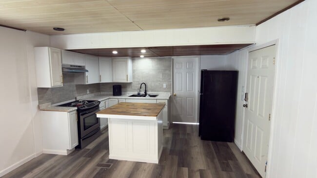 Photo - 54 Mahoning Ave