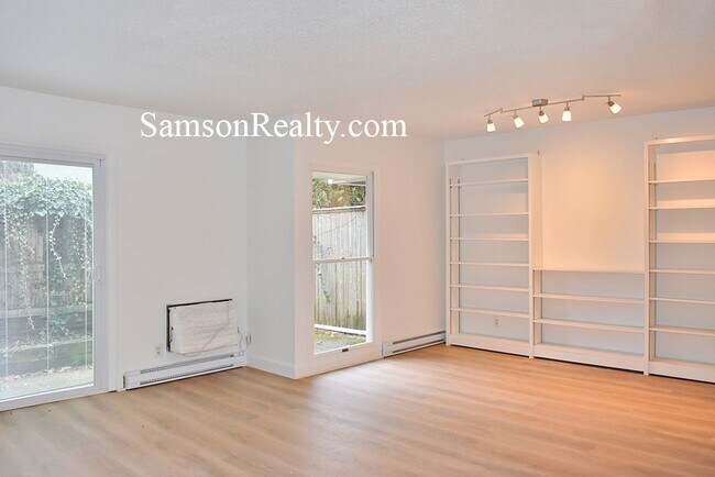 Photo - 230 S Main St Unit 18