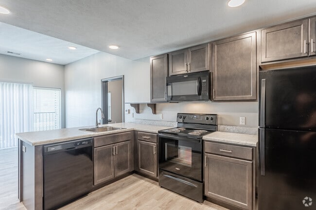 2BR, 2BA - 730SF - The Crossings at East Cherry