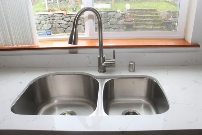 Photo - 4006 S 126th St