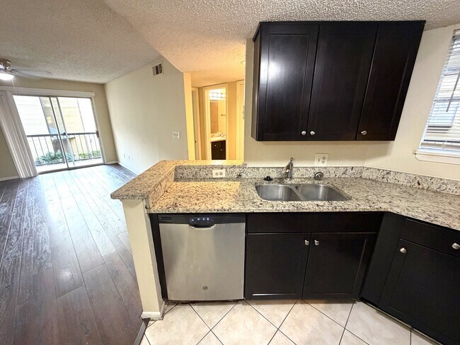 Photo - 1916 Lake Atriums Cir