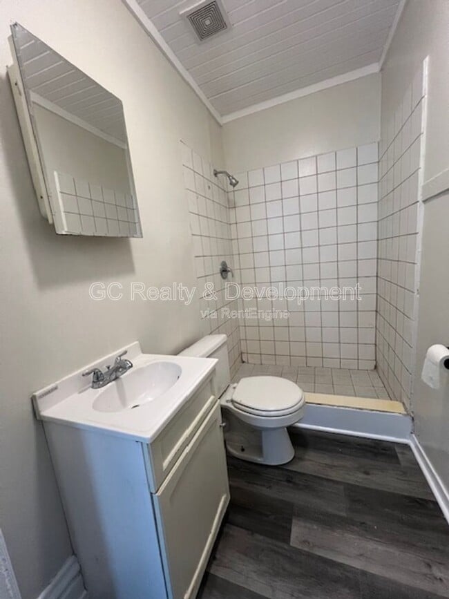 Photo - 214 Dupage St Unidad B