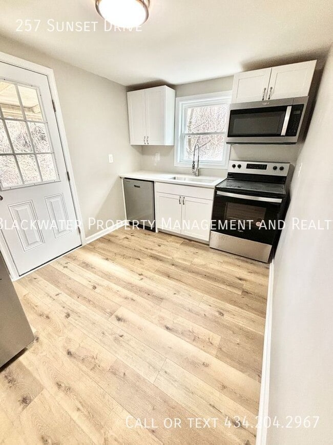 Photo - 257 Sunset Dr