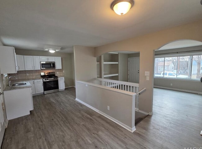 Photo - 945 Edgehill Dr