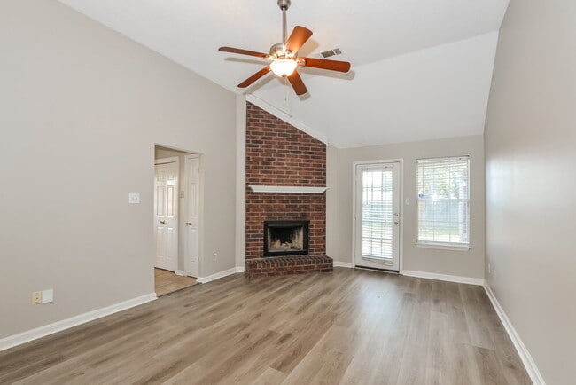 Photo - 7499 Spinola Cove