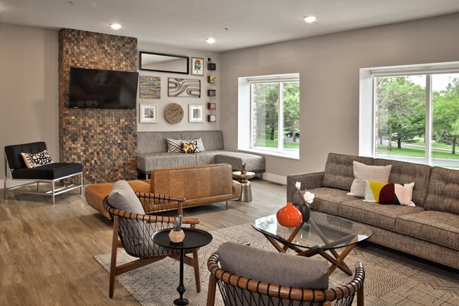 Photo - Fountain Place