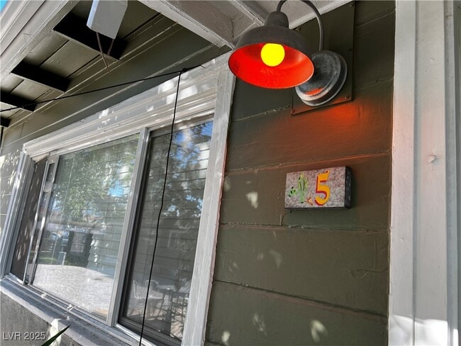 Photo - 221 S 10th St