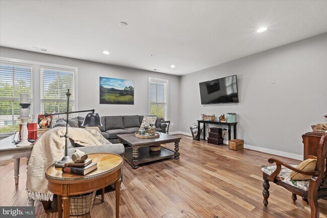 Photo - 2307 Richmond Hwy Unit 102