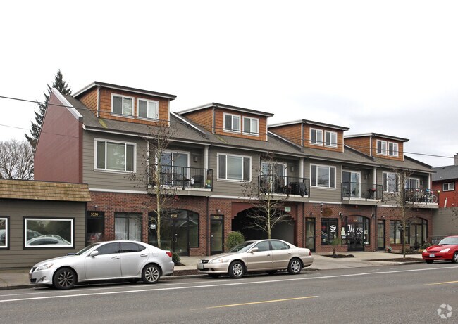 Photo - 5516-5530 SE Woodstock Blvd