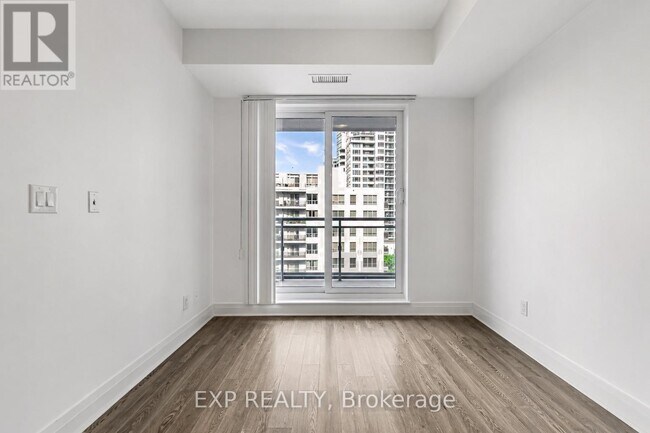 Photo - 17 Kenaston Gardens Unit 401