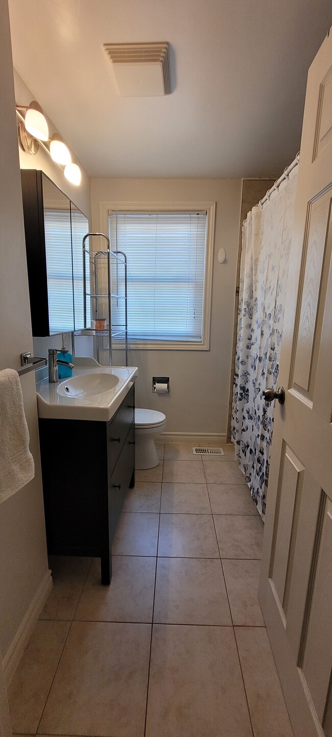 Photo - 430 Pioneer Dr