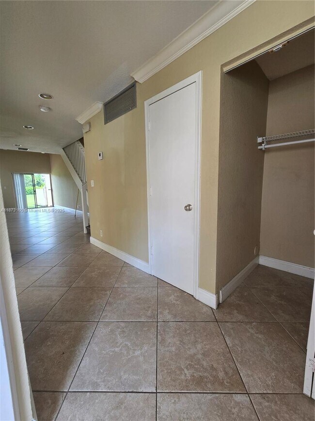 Photo - 9023 NW 38th Dr