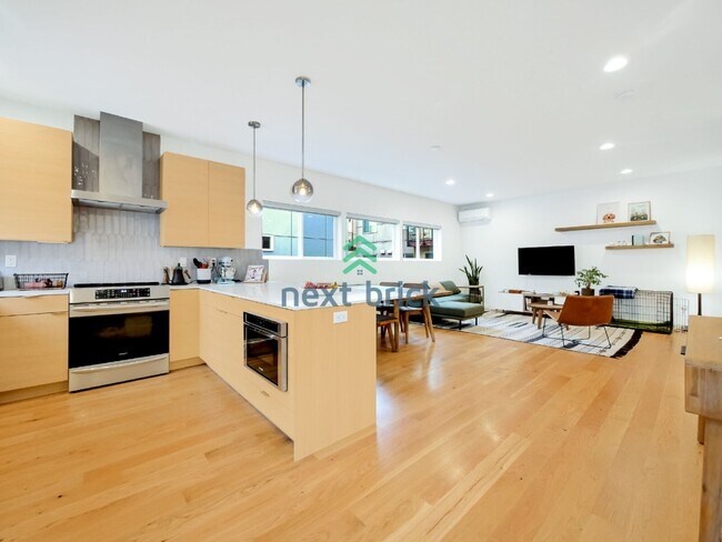 Photo - New Spacious 3 Bed 2.5 Bath Town home for Rent!