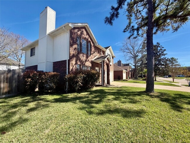 Photo - 16907 Dusty Mill Dr W