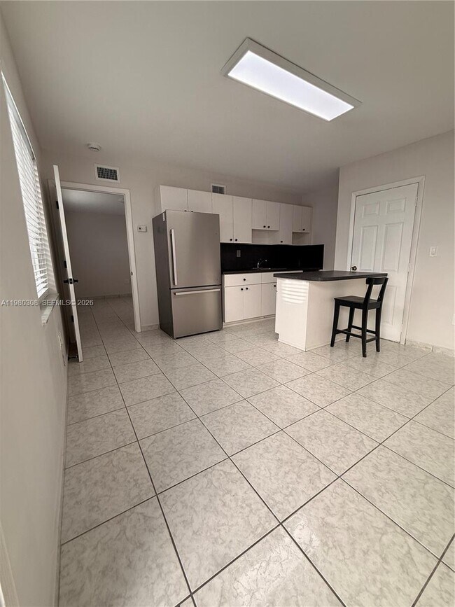 Photo - 3666 SW 24th Ter Unit R