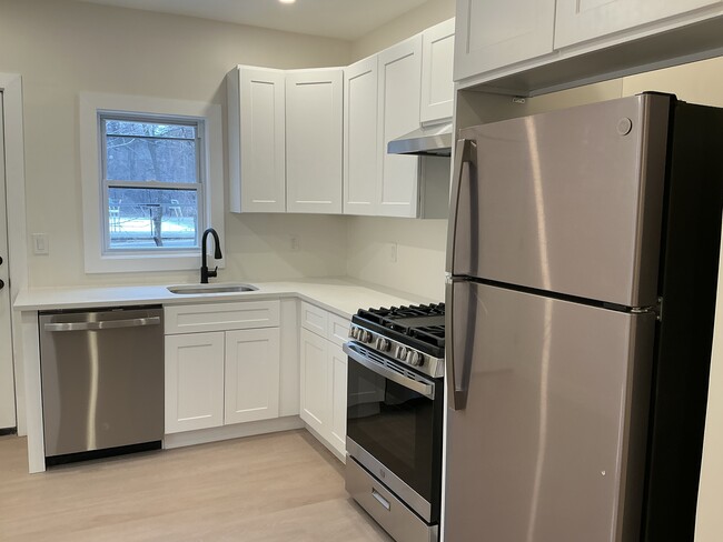 51 Tyler St Unit 51 Tyler Street, Floor 2, Troy, NY, 12180