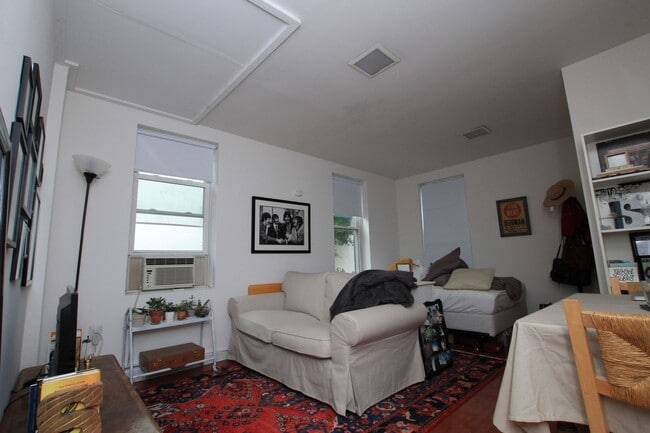 454 E Girard Ave Unit 2R