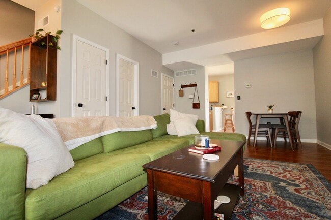 Photo - 2 Bedroom Home with Garage!