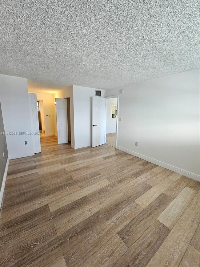 Photo - 3600 NE 170th St Unit 402