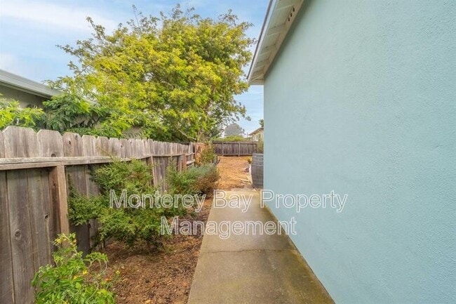 Building Photo - 459 Gloria Cir Rental