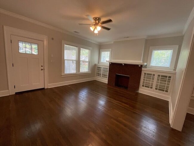 Photo - 339 Mathewson Pl SW