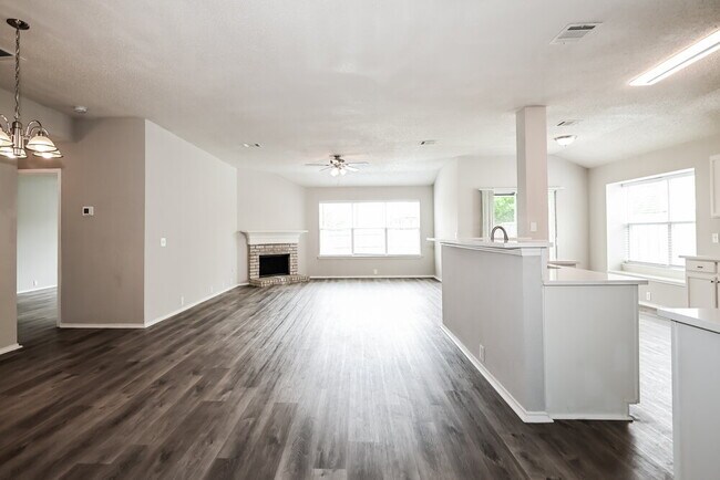 Photo - 6730 Meadowcrest Dr