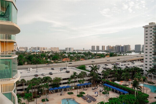 Photo - 19370 Collins Ave Unidad 1614