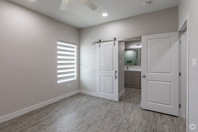 1BR, 1BA - 775 SF Alt