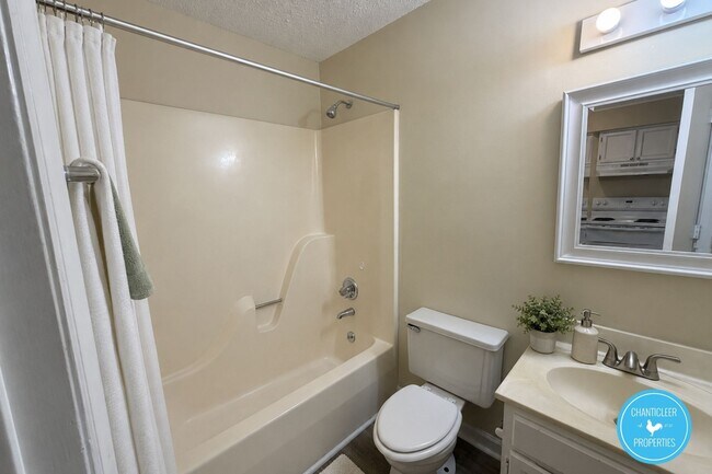 Photo - 900 E Gilbreath St Unit N