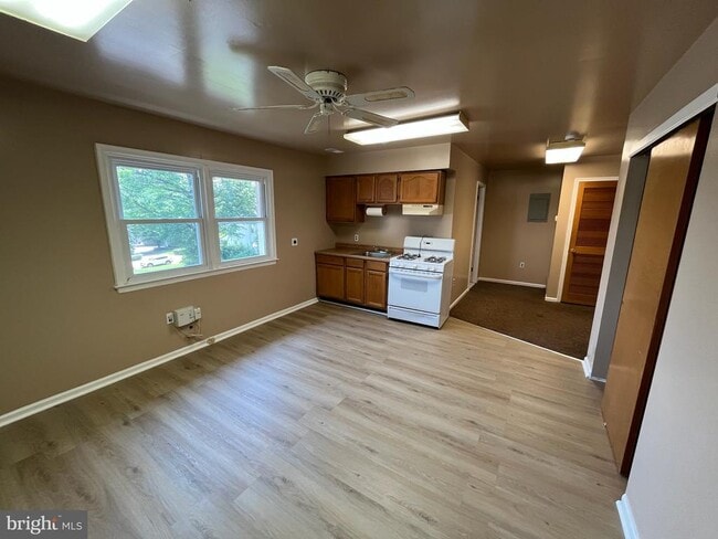 Building Photo - 1000 E Willow Grove Ave Rental