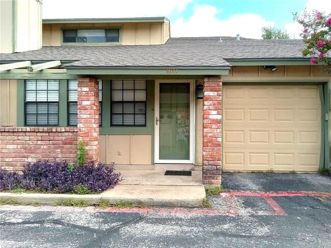 Building Photo - 910 E Meadowmere Ln Rental
